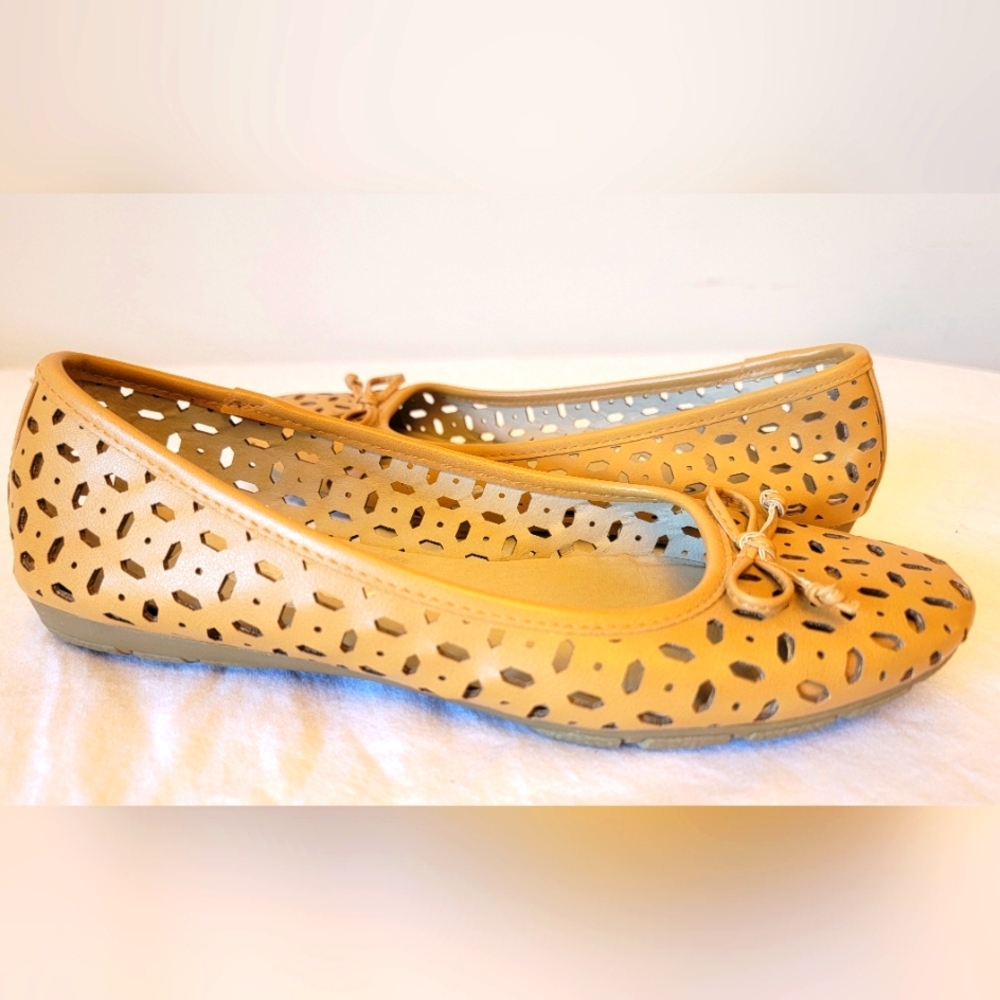 Rialto Tan Ballet Flats, with Cutout Design and Cute Bows